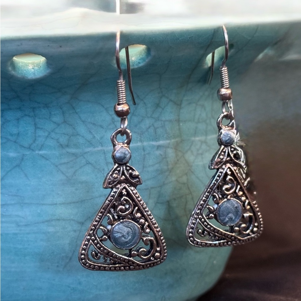 Drop earrings